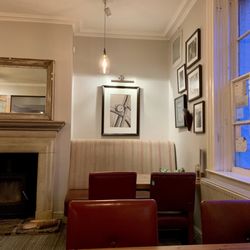Rose & Crown - Front room.