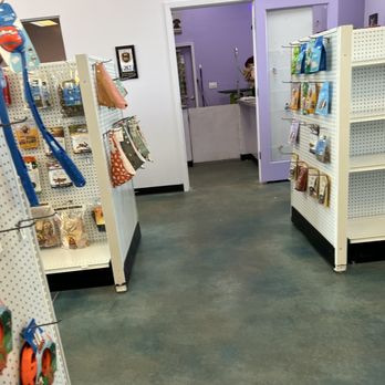 Pet Potential - Little room where the groomers were - Pet Stores Near Me - Riverton, Utah Pet Potential - Little room where the groomers were - Pet Stores Near Me - Riverton, Utah