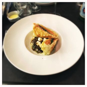 Harvest - Feuilleté au saumon - French Near Me - Brussels, BRU