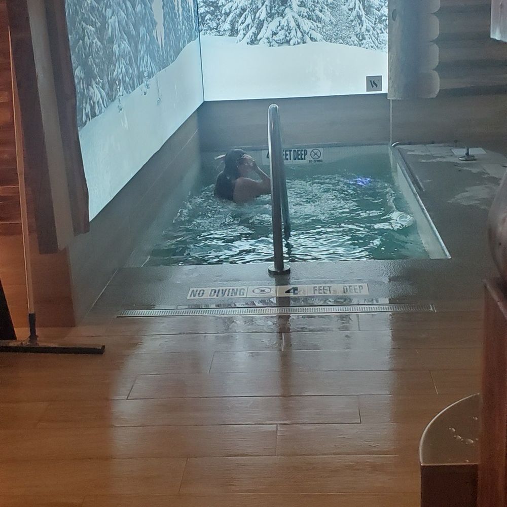 World Spa - cold plunge. - Day Spas Near Me - Brooklyn, New York World Spa - cold plunge. - Day Spas Near Me - Brooklyn, New York