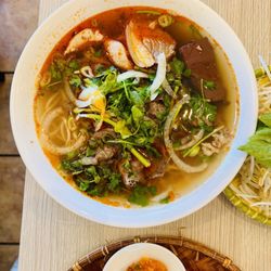 Bún bò Huế