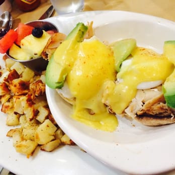 First Watch - Eggs Benedict with turkey and avocado - Breakfast & Brunch Near Me - Worthington, Ohio