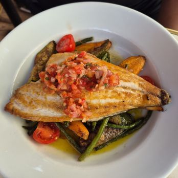 Bistro Linette - Restaurants Near Me - Paris, 75