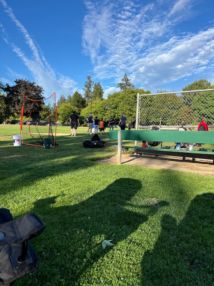 HAZELDALE DOG PARK 74 Photos & 45 Reviews SW 192nd Sw Farmington Rd