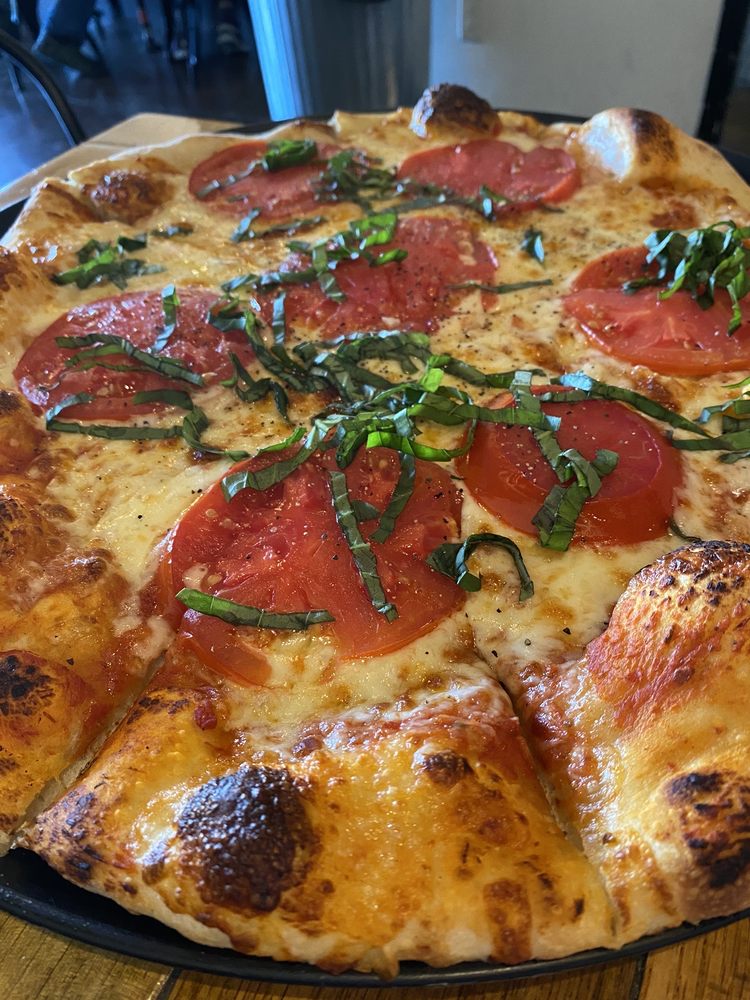 VIOLA PIZZA Updated May 2024 7 Lynn St, Viola, Tennessee Pizza