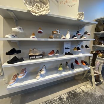 C’est La Paire - Shoe Stores Near Me - Napa, California C’est La Paire - Shoe Stores Near Me - Napa, California
