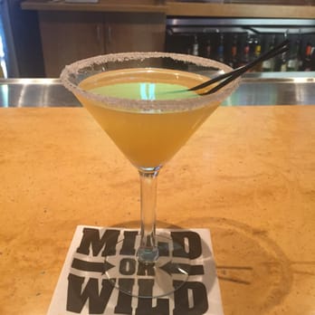 Buffalo Wild Wings - Bartender's choice - American Near Me - Cedar Hill, Texas
