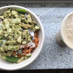 BUN D - Chicken Avocado Rice Bowl with Granola Crunch Shake