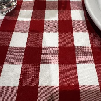 Grimaldi's Pizzeria - Dirty table clothes - Pizza Near Me - Allen, Texas