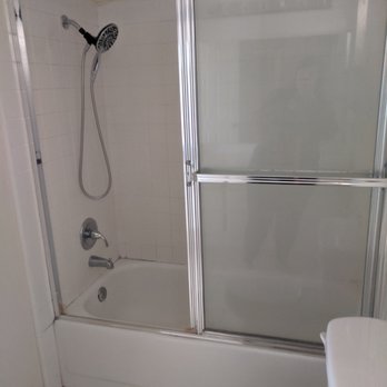 So-Cal Showerdoors - Before Guest Shower - Glass & Mirrors Near Me - Ontario, California So-Cal Showerdoors - Before Guest Shower - Glass & Mirrors Near Me - Ontario, California