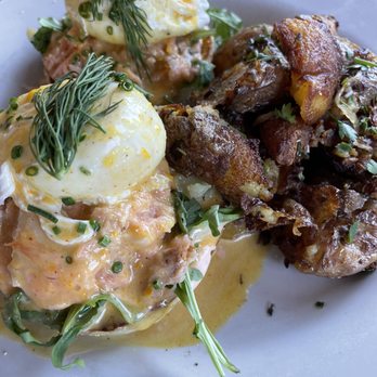 Commoner & Co - Salmon eggs Benedict - Cocktail Bars Near Me - Tucson, Arizona Commoner & Co - Salmon eggs Benedict - Cocktail Bars Near Me - Tucson, Arizona