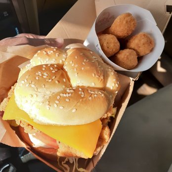 Arby's - Chicken Cheddar Ranch Sandwich and Monzerrella Sticks - Fast Food Near Me - Inglewood, California