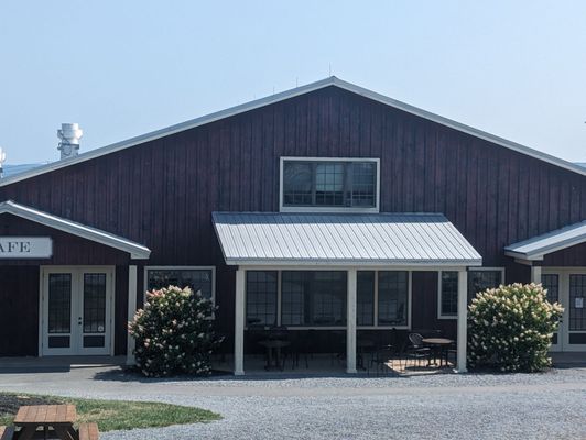 Beak & Skiff Apple Hill Campus / 1911 Tasting Room by null