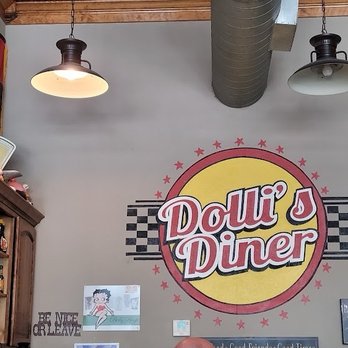 Dolli's Diner - Burgers Near Me - Nacogdoches, Texas