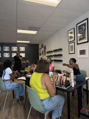 Bright Black. by null