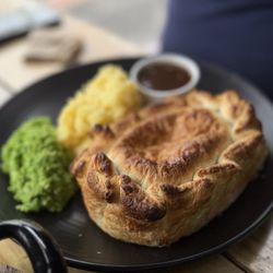 The Patriot - Beef and Guiness pie