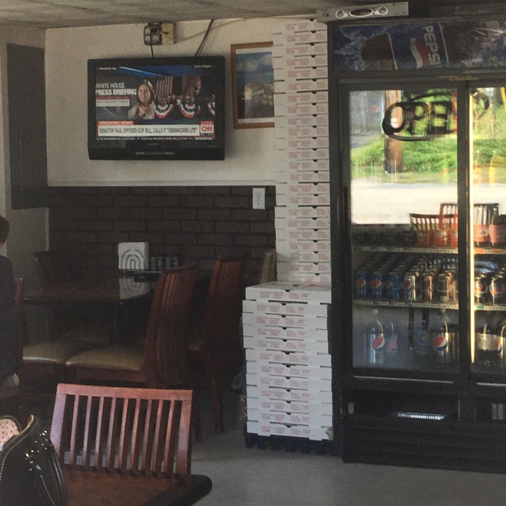 Laby's Pizzeria - Interior - Pizza Near Me - Fishkill, New York