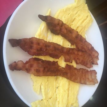 Circle Diner - Diners Near Me - Dumont, New Jersey