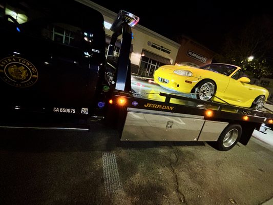 Free Estimates Available - Need a tow in Van Nuys or the surrounding areas?  Astra Towing is a local towing company you can trust.  Get a free estimate on our reliable towing services - call now to learn more!