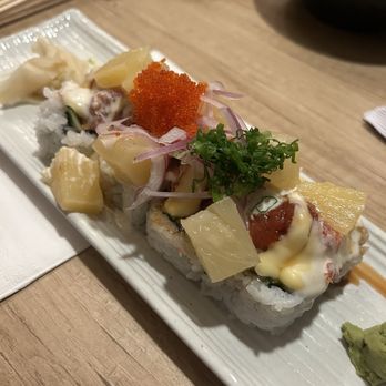 Tanoshi Japanese Bistro - Hawaiian roll - Sushi Bars Near Me - Walnut Creek, California