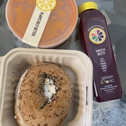 Green & Tonic - Bagel with Oat Milk Cream Cheese, Sweety Beety Juice, Tomato Basil Soup