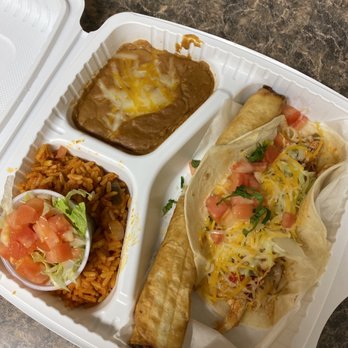 Fajita Grande - Two combo.... flautist and taco - Mexican Near Me - Hagerstown, Maryland