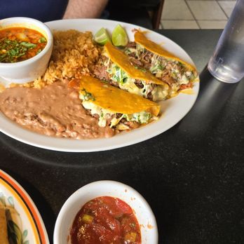 La Ruleta Mexican Restaurant - Mexican Near Me - Everett, Washington La Ruleta Mexican Restaurant - Mexican Near Me - Everett, Washington