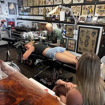 American Classic Tattoo - tattoo area/seat - Tattoo Near Me - Panama City Beach, Florida American Classic Tattoo - tattoo area/seat - Tattoo Near Me - Panama City Beach, Florida