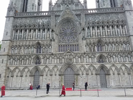 Nidaros Cathedral by null