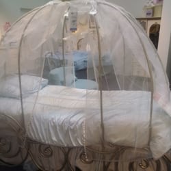 Rooms To Go - Alpharetta - Too pale and girly.  Needs some leather and fur.
