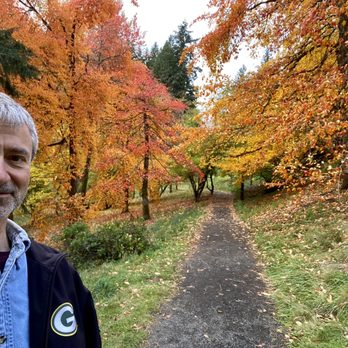 Hoyt Arboretum - Botanical Gardens Near Me - Portland, Oregon