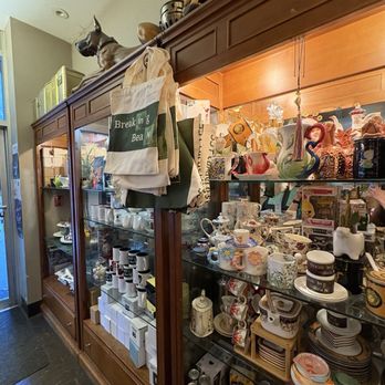 Breaking Bean Kafe - Knick-knacks and gifts - Coffee & Tea Near Me - Vancouver, British Columbia Breaking Bean Kafe - Knick-knacks and gifts - Coffee & Tea Near Me - Vancouver, British Columbia