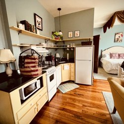 Trail Suites Inn - Suite B