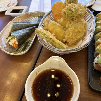 Big Bang Sushi - Scallop hand roll & Vegetable tempura - Japanese Near Me - Vancouver, British Columbia Big Bang Sushi - Scallop hand roll & Vegetable tempura - Japanese Near Me - Vancouver, British Columbia