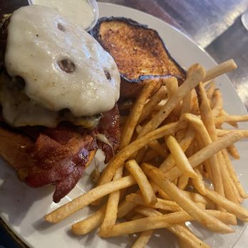 Duke's - Brunch Burger w/no fried egg - Sports Bars Near Me - Saint Louis, Missouri Duke's - Brunch Burger w/no fried egg - Sports Bars Near Me - Saint Louis, Missouri