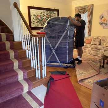 DLM Moving and Delivery - They tried to be so careful of the other items in the room. - Movers Near Me DLM Moving and Delivery - They tried to be so careful of the other items in the room. - Movers Near Me