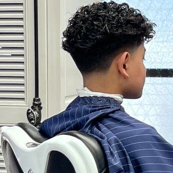 Geminis MCMXCIII Barbería - Men's perm with a medium taper fade at Geminis MCMXCIII Barbería Jerome, Idaho - Barbers Near Me - Jerome, Idaho Geminis MCMXCIII Barbería - Men's perm with a medium taper fade at Geminis MCMXCIII Barbería Jerome, Idaho - Barbers Near Me - Jerome, Idaho