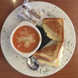 Shortstop Bar & Grill - Grilled cheese & Tomato bisque