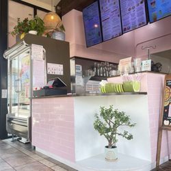 Raw Blendz - Indoor ordering counter