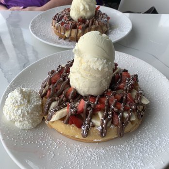 Caramel Cafe - Nutella and fruits - Desserts Near Me - Bolton, Ontario