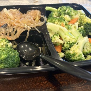 Dago Bento House - Bento without rice and no spring roll - Noodles Near Me - Chino Hills, California Dago Bento House - Bento without rice and no spring roll - Noodles Near Me - Chino Hills, California
