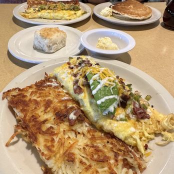 Country Kitchen - Omelets - New American Near Me - Big Bear Lake, California