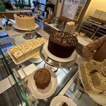 Hani's Bakery - Cakes are 1000 - Bakeries Near Me - New York, New York