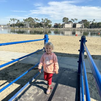 Mother's Beach - Love that this park is right on the beach - Parks Near Me - Long Beach, California