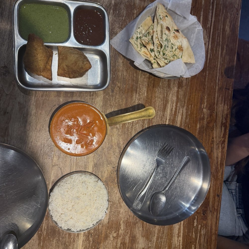 Southern Spice - Butter Chicken (GF) Samosa (2) Garlic Naan - Indian Near Me - Irvine, California Southern Spice - Butter Chicken (GF) Samosa (2) Garlic Naan - Indian Near Me - Irvine, California