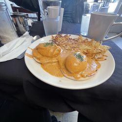Bella’s Cafe - Egg Benedict