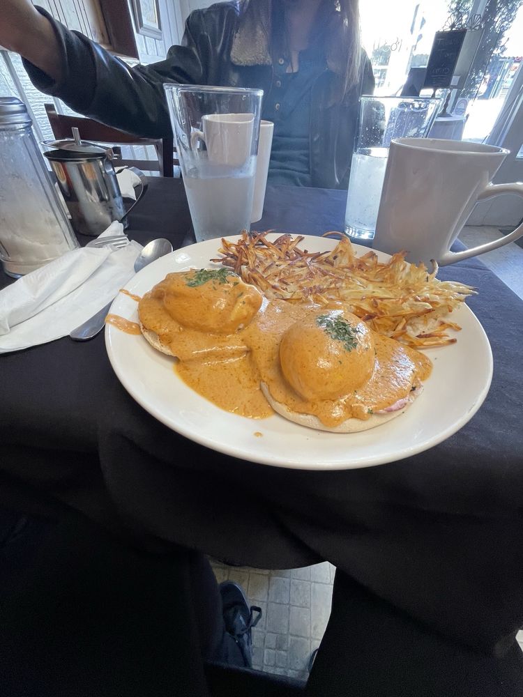 Bella’s Cafe Logo