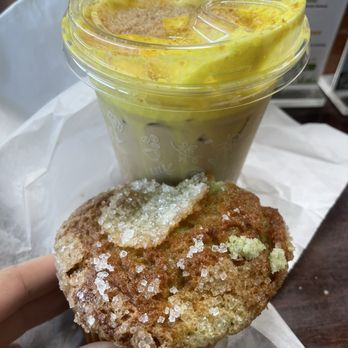 Birdhouse Coffee - Banana pudding latte and pistacchio muffin - Coffee Roasteries Near Me - South Windsor, Connecticut Birdhouse Coffee - Banana pudding latte and pistacchio muffin - Coffee Roasteries Near Me - South Windsor, Connecticut