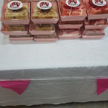 Smoke'n Soul - Variety of Cakes catered for classroom party. - Food Trucks Near Me - Houston, Texas Smoke'n Soul - Variety of Cakes catered for classroom party. - Food Trucks Near Me - Houston, Texas