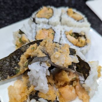 Yoshi Sushi - Spicy chopped scallop roll - Japanese Near Me - Milpitas, California Yoshi Sushi - Spicy chopped scallop roll - Japanese Near Me - Milpitas, California